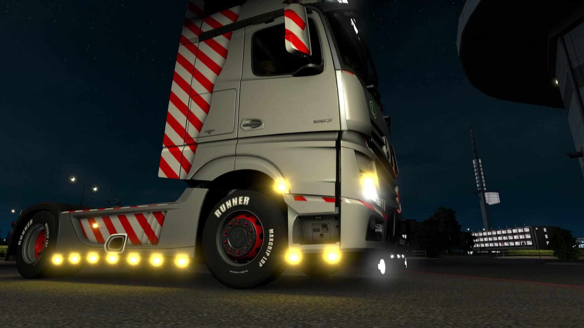 ETS2 SMALL LIGHTS + TURN SIGNALS 1.32.X » FS19, FS17